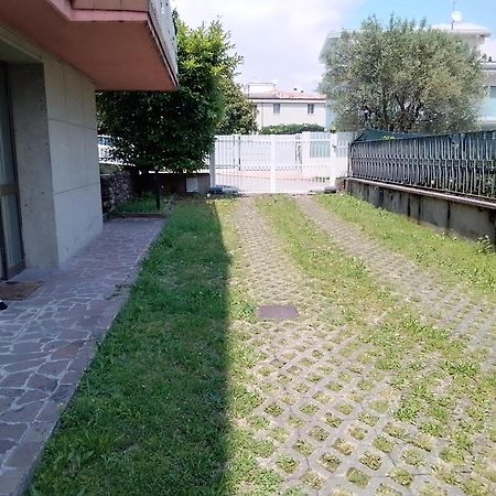 Holiday Apartaments Desenzano del Garda Buitenkant foto
